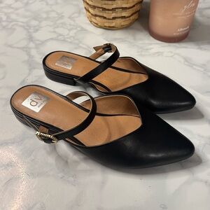 DV Women's Black Leather Flats with Strap